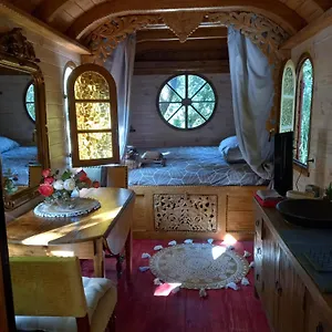 La Roulotte Du Petit Paradis , Saint-Rémy-de-Provence France